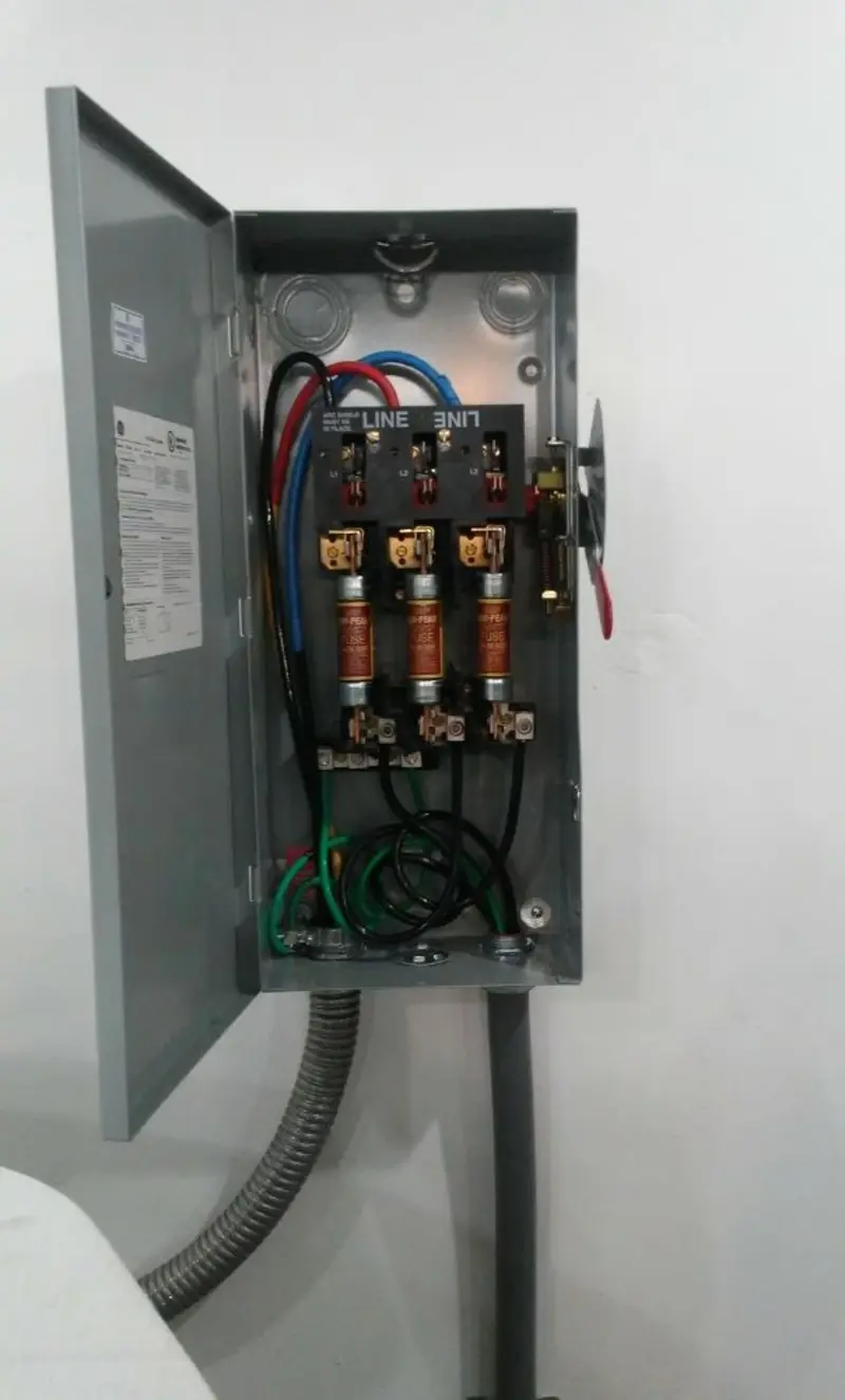 Three-phase disconnect switch installed for Electrical Wiring & Rewiring in Williamson